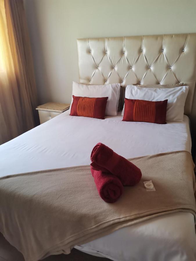 Guest Lodge On The Edge Stormsrivier Esterno foto