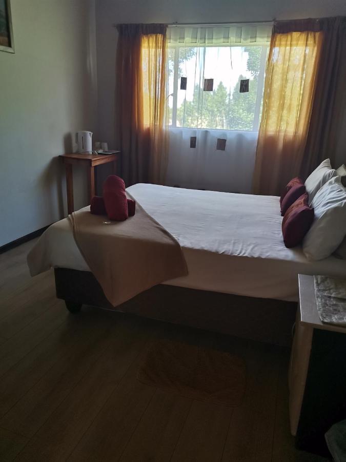 Guest Lodge On The Edge Stormsrivier Esterno foto